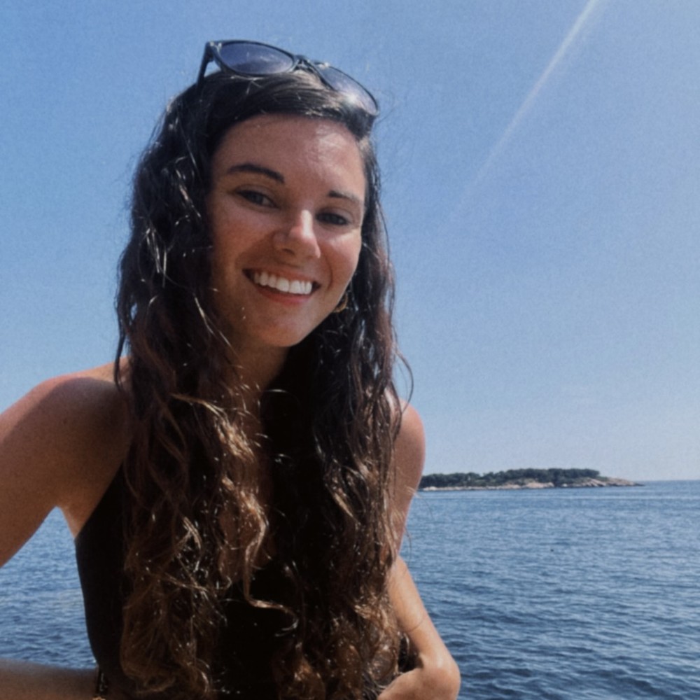 Meet your Posher, Ariana